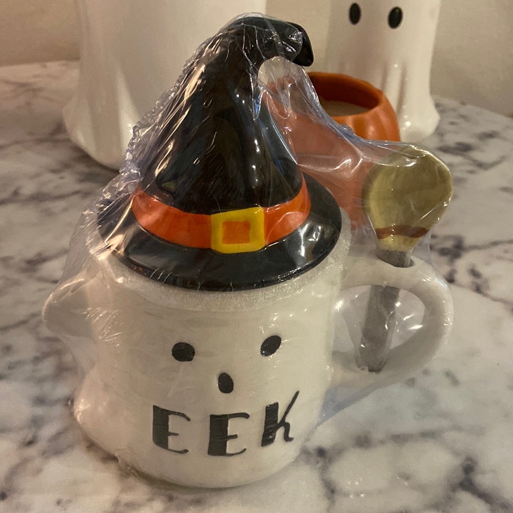 Ghost with lid and spoon mug